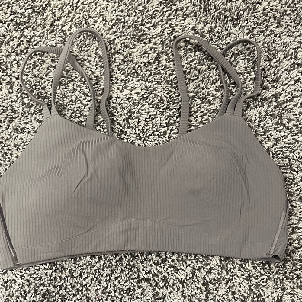 Beautiful grey lululemon bra. Size 0?